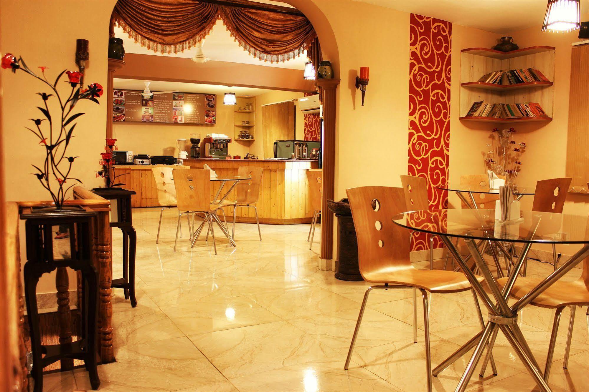 Hotel Walisons Resorts Srinagar  Bagian luar foto