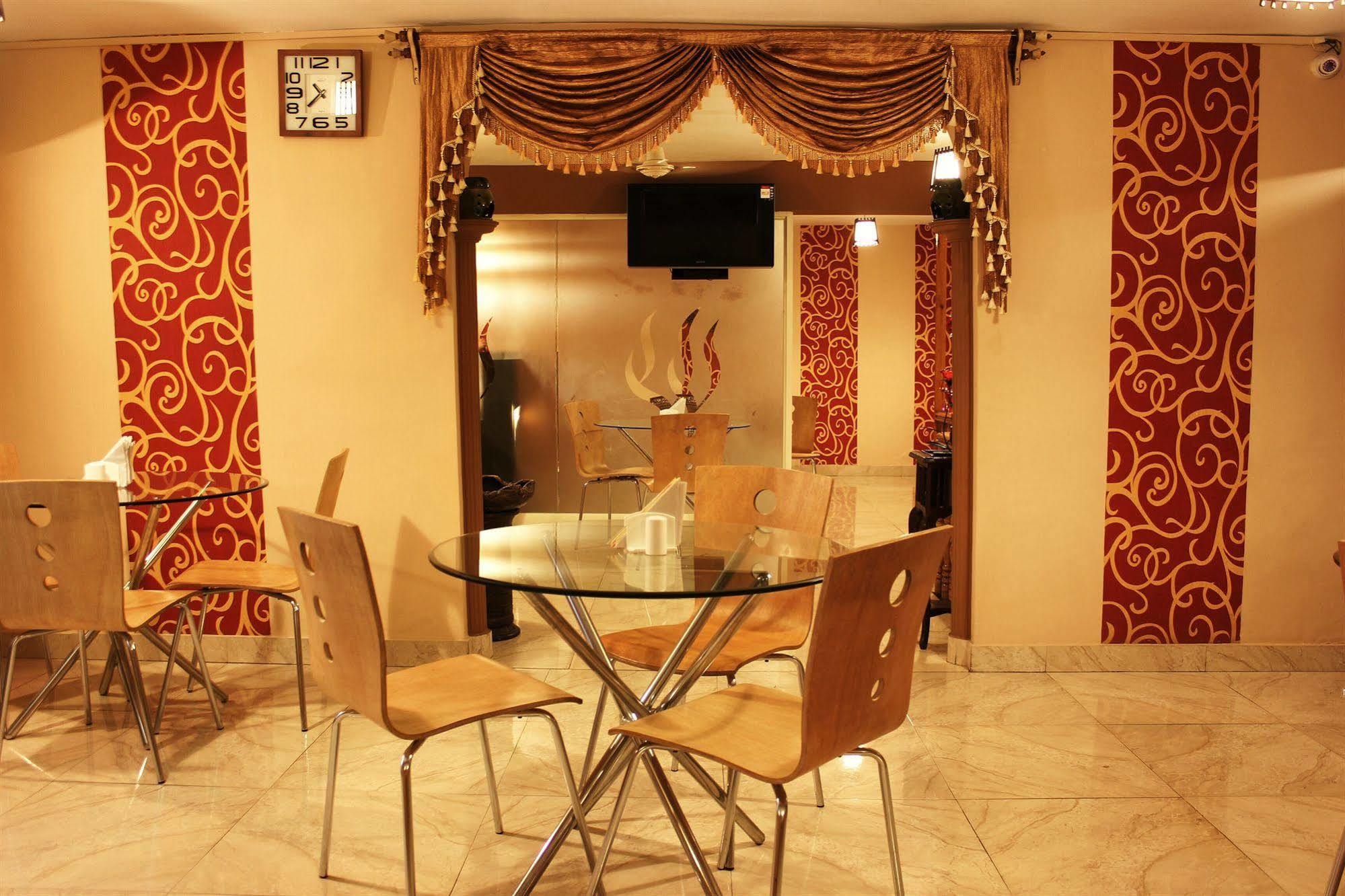 Hotel Walisons Resorts Srinagar  Bagian luar foto