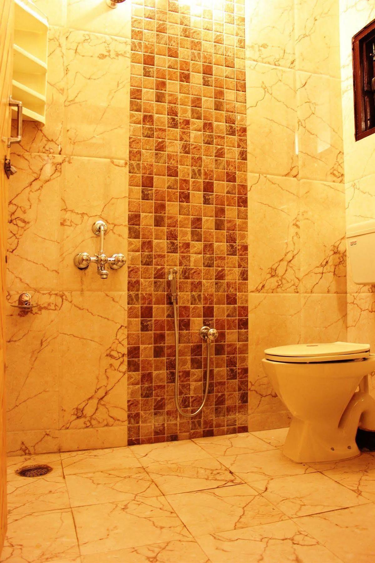 Hotel Walisons Resorts Srinagar  Bagian luar foto