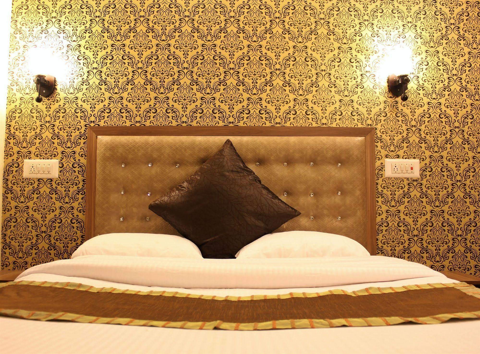 Hotel Walisons Resorts Srinagar  Bagian luar foto