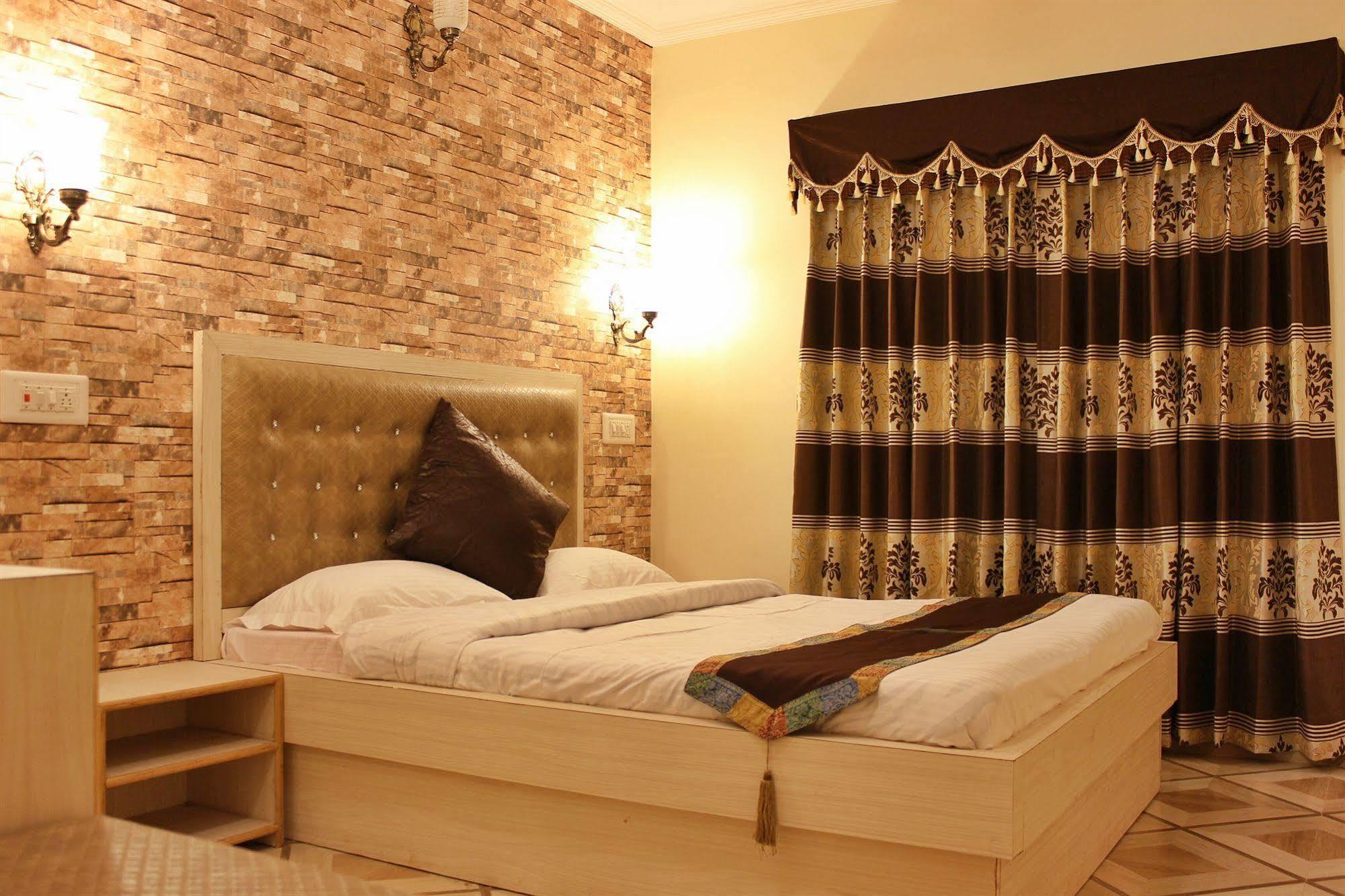 Hotel Walisons Resorts Srinagar  Bagian luar foto