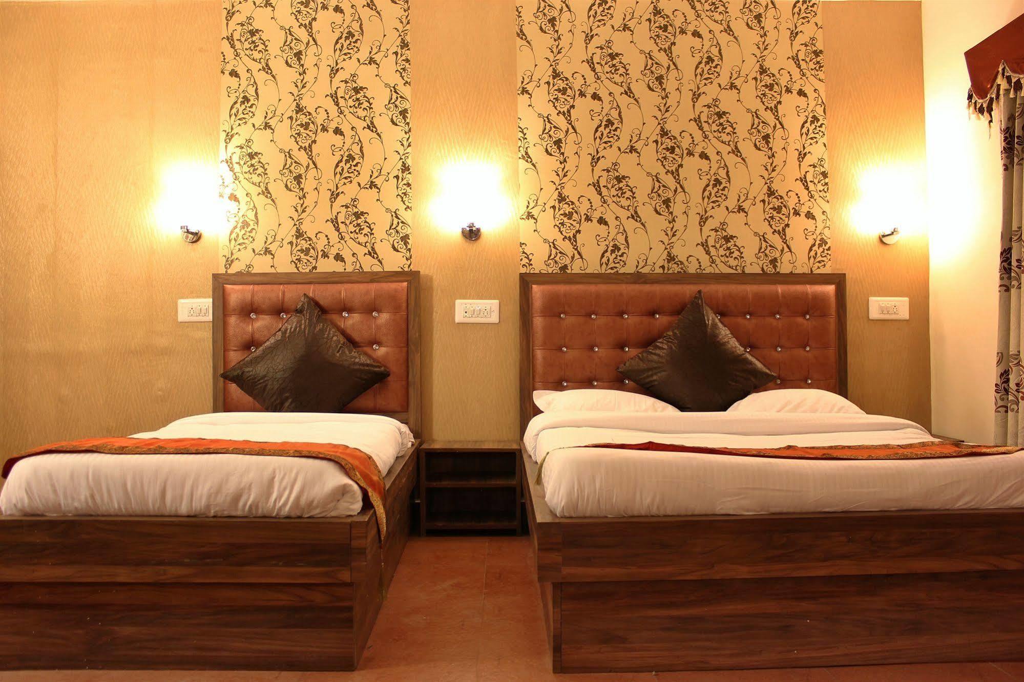 Hotel Walisons Resorts Srinagar  Bagian luar foto